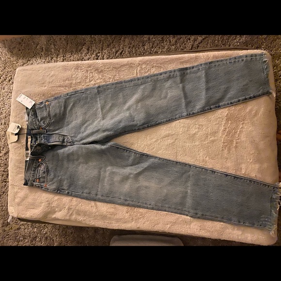 Size 25 new levi’s - Picture 2 of 5